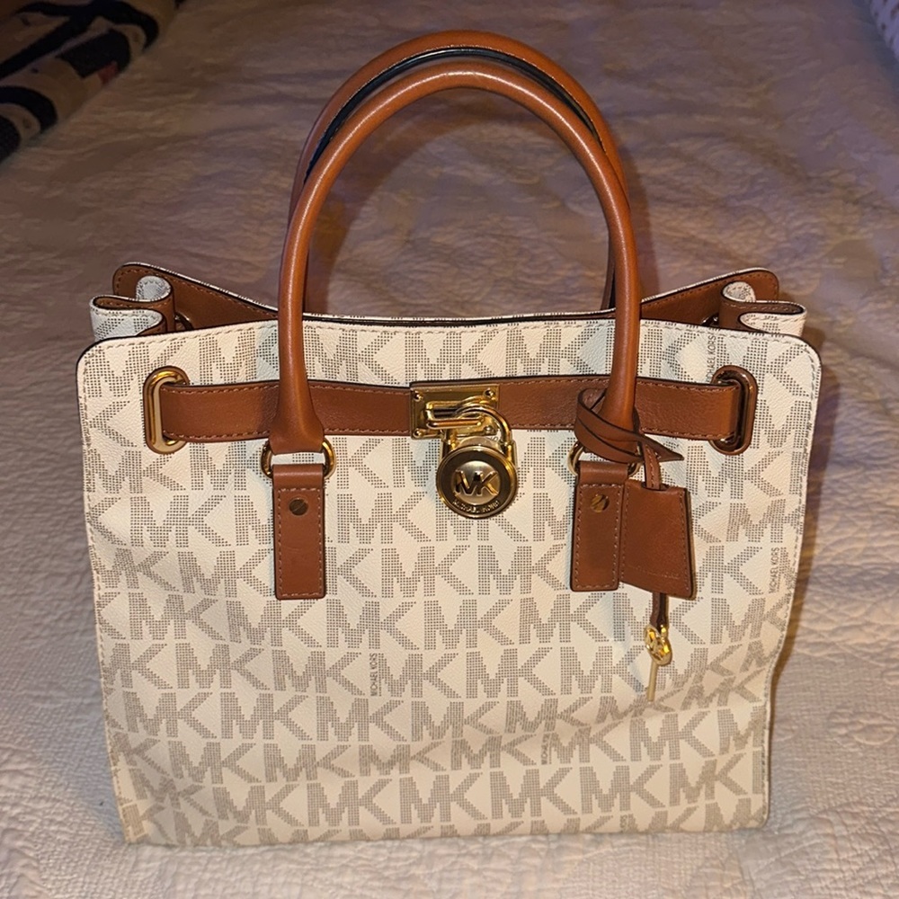 Michael Kors Hamilton Large Tote in Vanilla